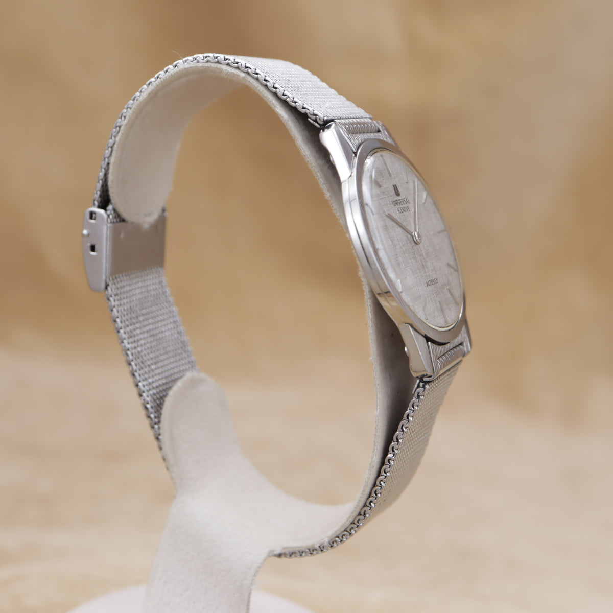 UNIVERSAL GENEVE ALTESSE 84210