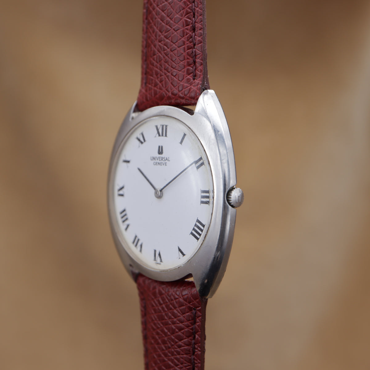 UNIVERSAL GENEVE White Shadow 842111