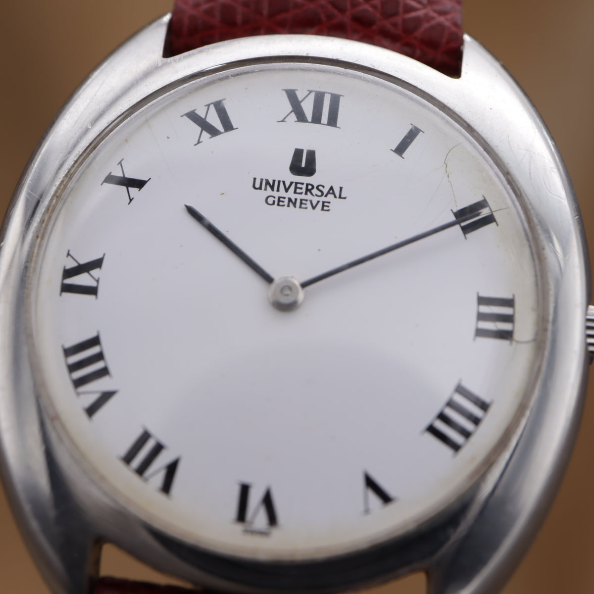 UNIVERSAL GENEVE White Shadow 842111
