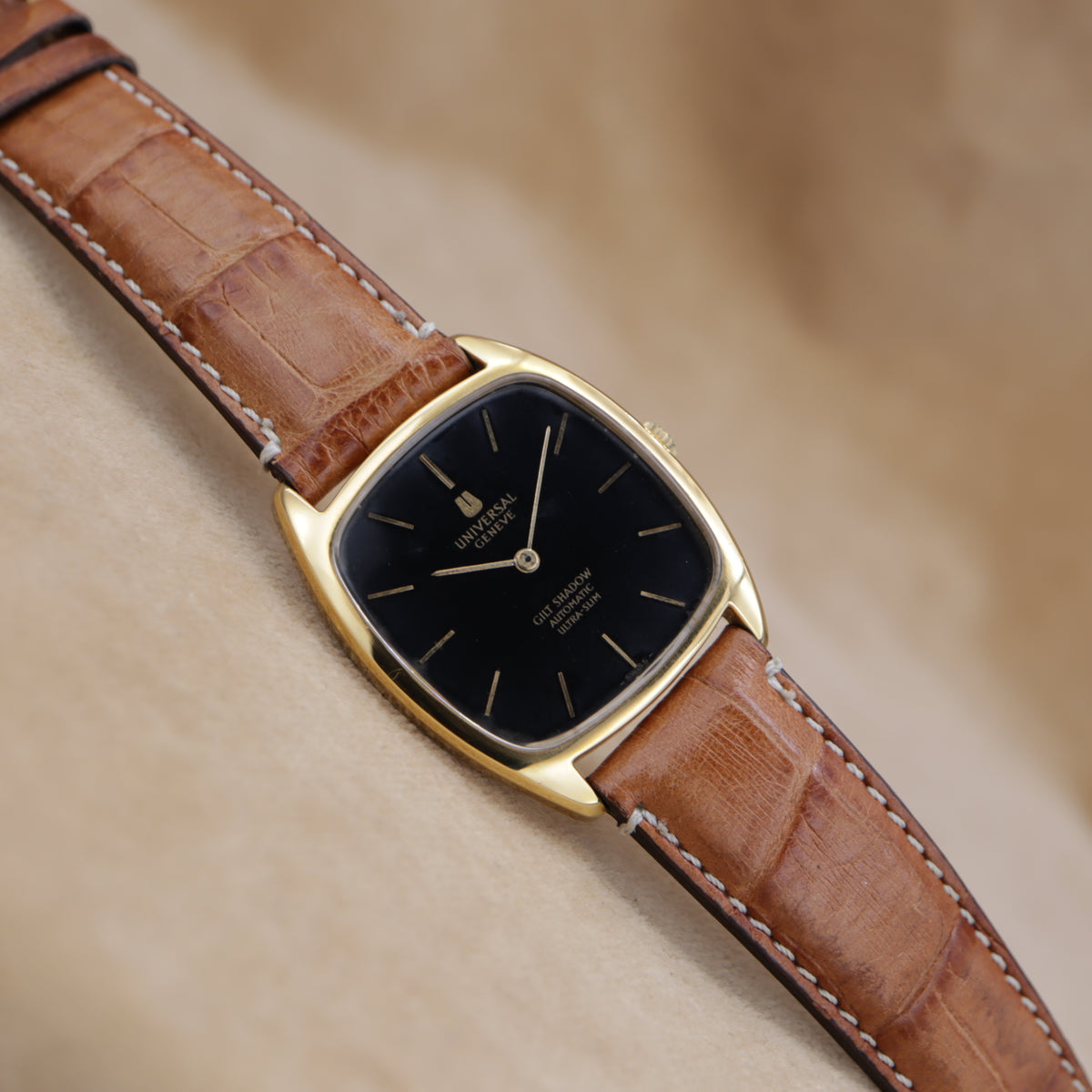 UNIVERSAL GENEVE GILT SHADOW ULTRA-SLIM 566105 <1960~1970年代>