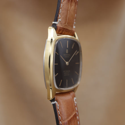 UNIVERSAL GENEVE GILT SHADOW ULTRA-SLIM 566105 <1960~1970年代>
