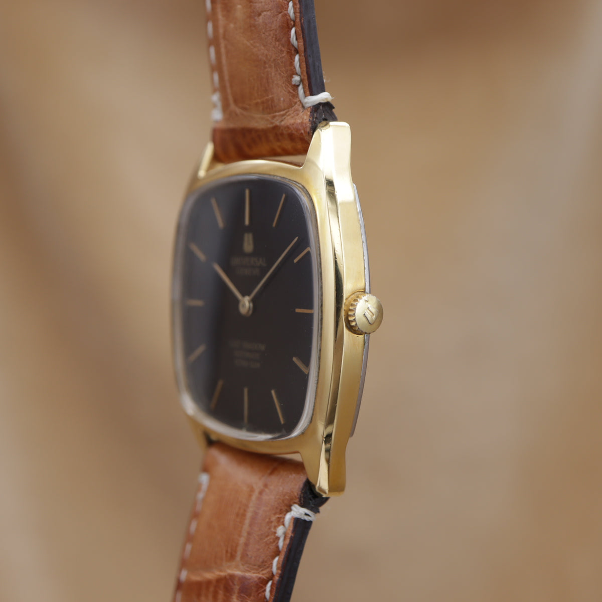 UNIVERSAL GENEVE GILT SHADOW ULTRA-SLIM 566105 <1960~1970年代>