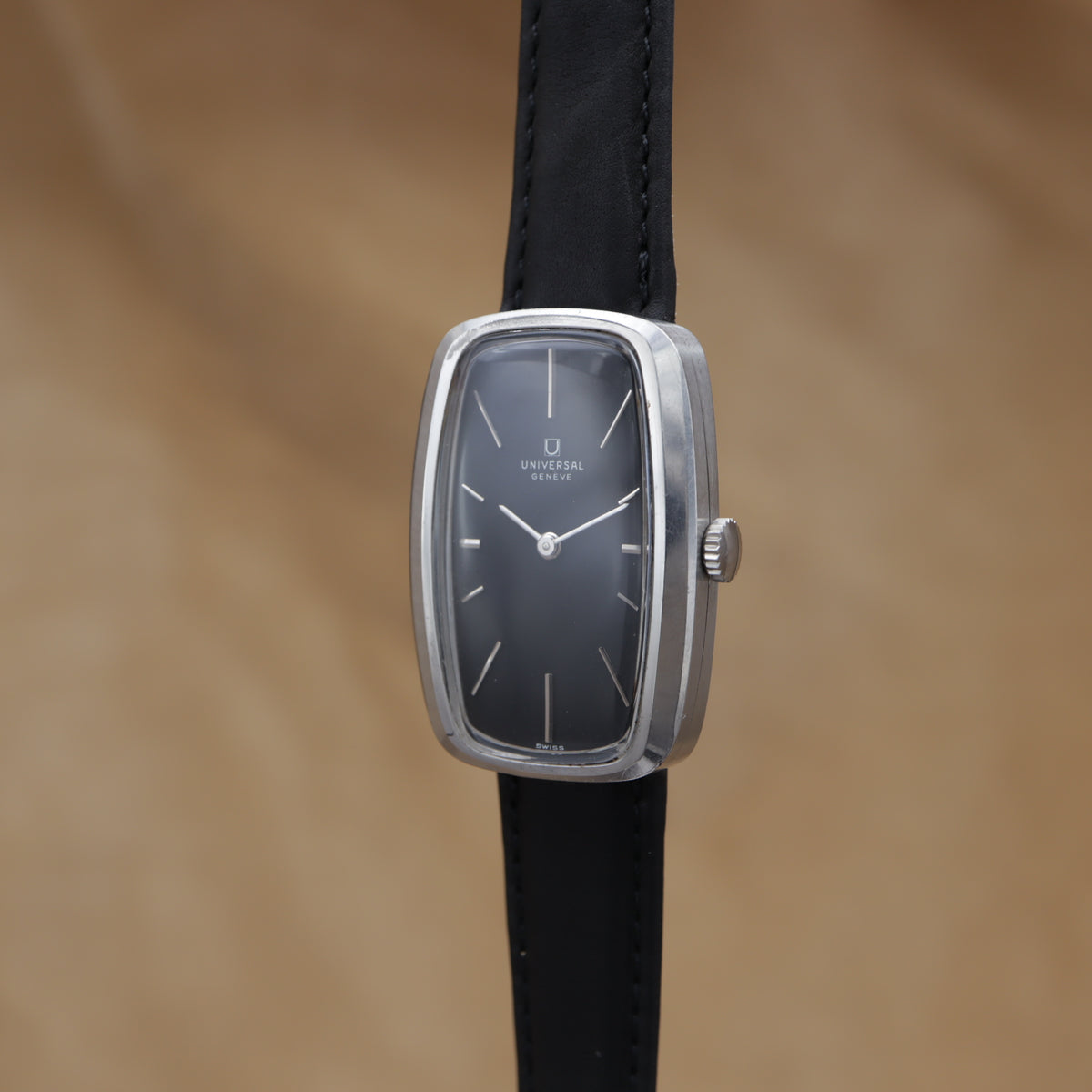 UNIVERSAL GENEVE Tonneau 842117 <1970年代>