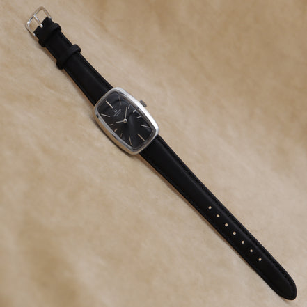 UNIVERSAL GENEVE Tonneau 842117 <1970年代>