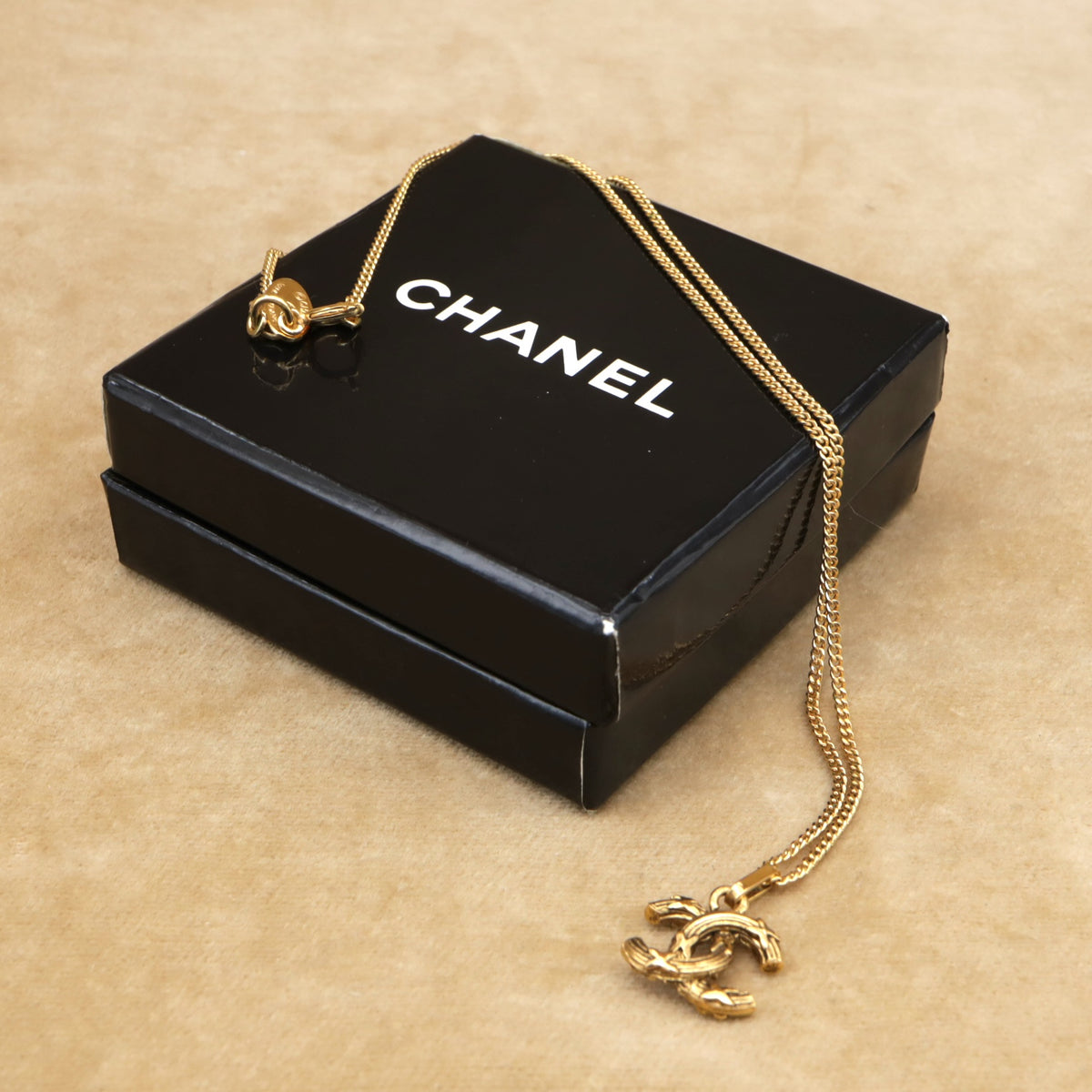 CHANEL COCO Pendant GP