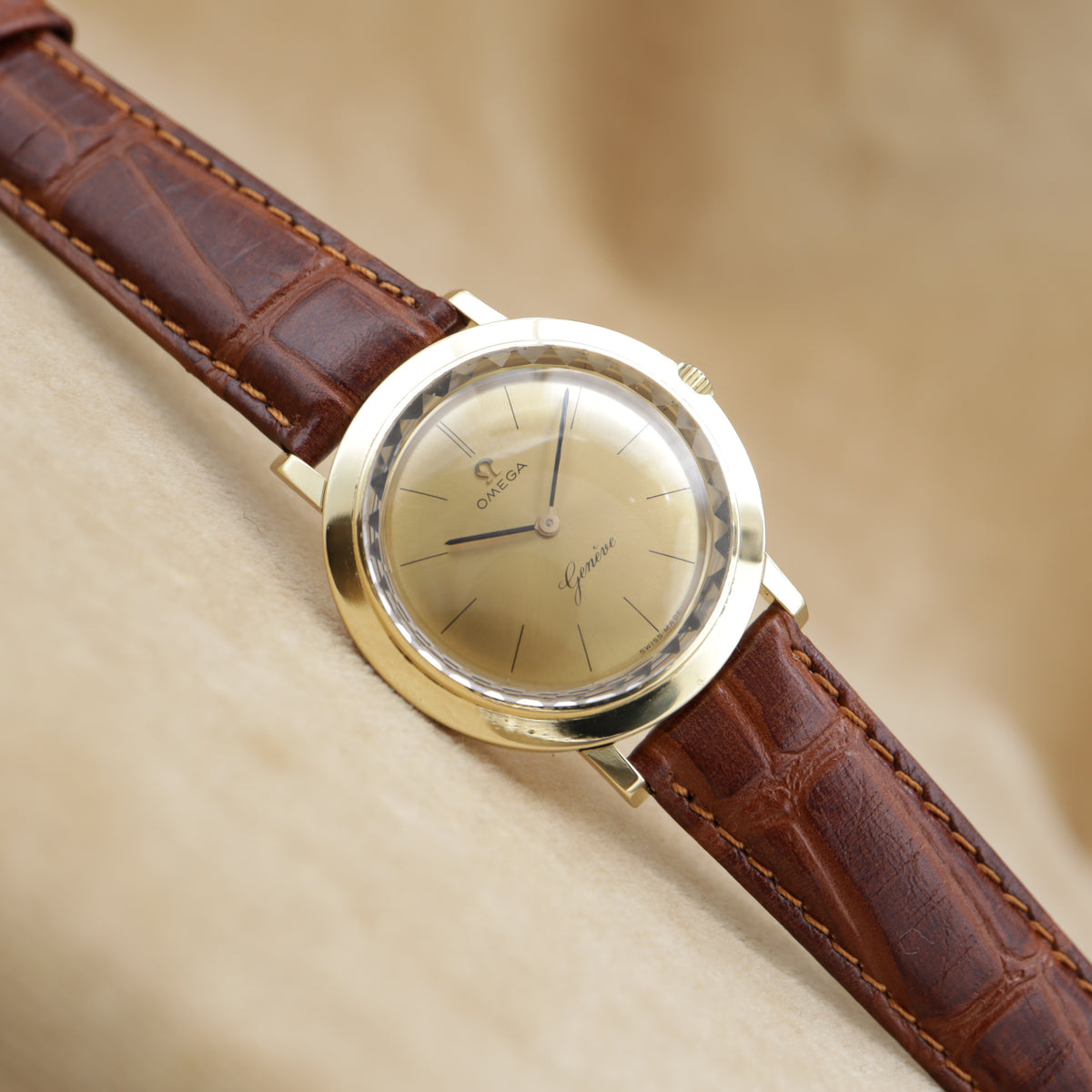 OMEGA Geneve Cal.620 18K Cut Glass <1960s>