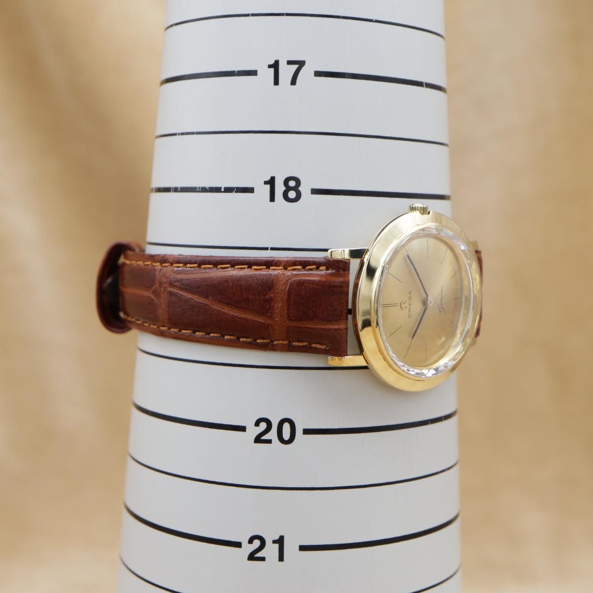 OMEGA Geneve Cal.620 18K Cut Glass <1960s>